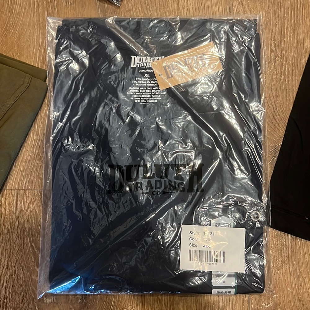New in bag Duluth dang soft Crew shirt